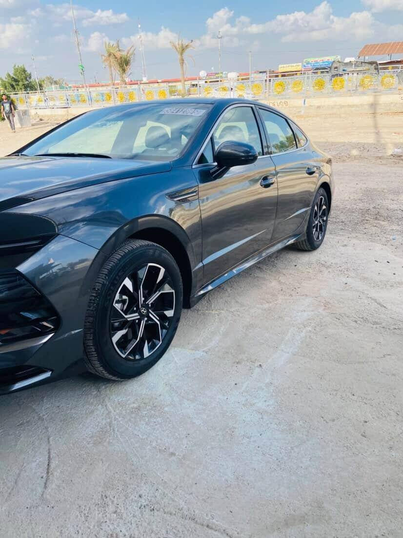 سوناتا  2025 للبيع 180$ سعر بلاش مقارنة بخواتها 
دخول جديد مدفوع كمرك حرة تترقم جميع المحافظات 
منفيست باسمي اني مستوردها وابصملك باي مرور يعجبك
✅ ايرباك بردة وكشن فقط طاك 
✅ عداد المسافة 3الف مايل 
✅ الموديل 2025
✅اللون فيلي
✅مقعد سائق كهرباء 
✅ مقاعد امامية تدفئة 
✅ شاشة كبيرة متصلة كار بلي وابل كار 
✅ رادار امامي و خلفي 
✅ شاحن مبايل واير لس 
✅ تبريد امامي لمس 
✅ بصمة تشغيل وابواب 
✅ تشغيل عن بعد 
✅ هاند بريك كهرباء بصمة 
✅ نظام اتو هولد 
✅نظام تزحلق ونزول مرتفعات 
✅محرك بانزين 4 سلندر 2500CC
✅ ستيرن هزاز للتحذير 
✅ كامرة خلفية دوارة 
✅ افكيشن ونظام ملاحة وخرائط 
✅ اضوية زينون و لد نهاري 
✅ درايف مود 4 أنظمة قيادة
✅ نقطة عمياء بالمرايات 
✅  توقف ذاتي لمنع الاصطدام 
✅ صندوق خلفي كهرباء 
✅ أرضيات كاملة و جك وسبير وعدة وكتلوكات
✅ تخم تايرات بلادي حجم 19 انج 
✅ تحكم ستيرن وتحديد مسار ومثبت سرعة 
✅سيارة جديدة وجاهزة ولا إشارة عطل مشتعل بيها 
***********
***********
