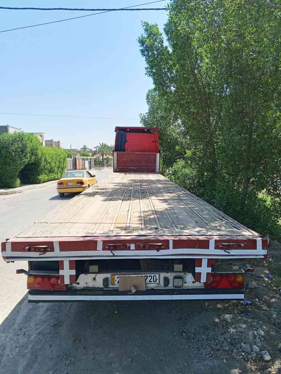 السلام عليكم اخوان عربانه للبيع مارسدس دسك تخم تاير جديد ثلاجه صناديك عده اكله وجاهزه للعمل ***********

