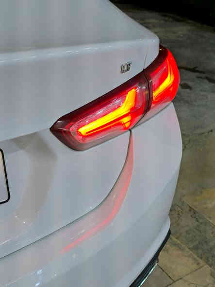 السلام عليكم 
للبيع شيفرولية ماليبو 2022
وارد امريكي رقم اربيل الدولي 
وكالة أو تحويل 
---------------------------------
* المواصفات * LT
•​ كاميرا للرؤية الخلفية.
•​ تحذير الاصطدام الأمامي.
•​ نظام تنبيه مغادرة المسار وتنبيه تغيير المسار.
•​ حساسات ركن خلفية وأمامية.
•​ نظام الكبح التلقائي في حالات الطوارئ
​📱 الميزات التكنولوجية والداخلية
•​ نظام معلوماتي ترفيهي: شاشة لمس ​تدعم : Apple CarPlay و Android Auto.
•​ نظام صوتي: بـ 6 سماعات
•​ تكييف هواء: تكييف أوتوماتيكي مناخ منفصل قطعتين 
•​ المقاعد: مقاعد قماش / كهرباء - تدفئة 
• محرك 1.5 توربو 
---------------------------------
الضرر..
تبديل جاملغ/ بنيد 
الشواصي كفالة 
السعر 💸💸 (( 125 )) 💲💲
للاستفسار الاتصال على الارقام التالية 

☎️ - ***********

☎️ - ***********
