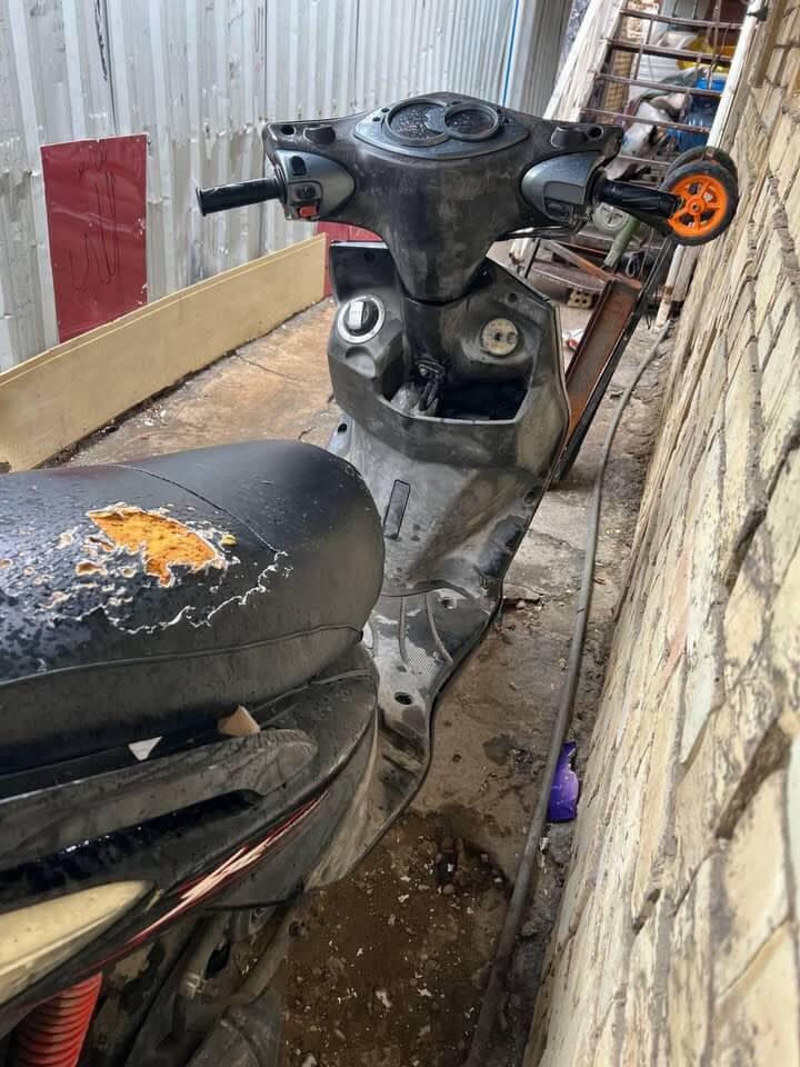 سلام عليكم دواجه سكنس فحل نوزل خطين ياباني مكينه ناشفه ممفتوحه ابد جيب فيتر وتعال عداد شغال ومامع هورن اشاير عالي ناصي دبل اشاره دبلات شغاله دراجه مشتريه صارلي شهر ونص سعر ٧٥٠وبيه مجال مكاني عظميه قرب جامع ابو حنيفه رقم ***********
