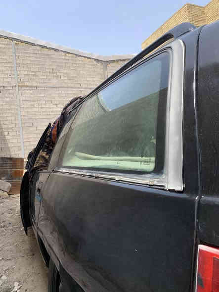 السلام عليكم اوبل اوميكا ١٩٩١ للبيع السيارة كير ومحرك شرط حاوية اني شادهم بيدي بعدني حتى مماشي بيهم الكير أوتوماتيك السيارة اخذتهة مشروع تعمير رشيتها صبغ وشديت محرك وكير وكهربائيات وتركتها شمرتها فا ابيع كوم حديد فقط كير ومحرك ورقم السيارة يراد الها ترتيب بطاين جدد يعني بين قوسين السيارة مرعبلة متروكة يارد ترتيب انصبغت ونتركت السعر ٢٣ وبي مجال قليل العنوان بغداد الرقم   ***********
