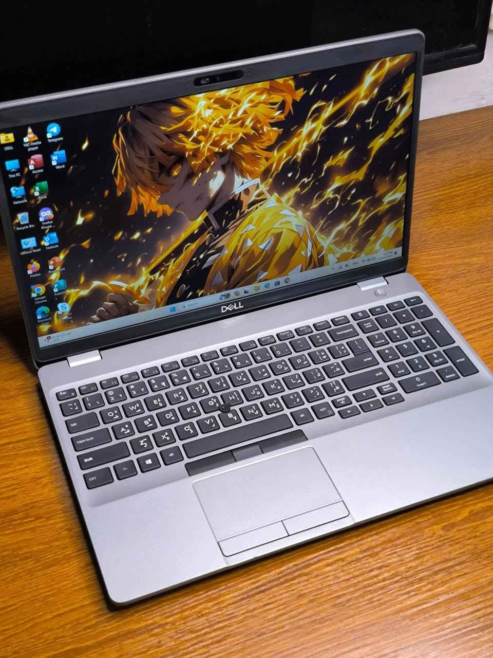 قطعة ماتتعوض شوفولي المواصفات 
السعر 485 الف بس
 Dell Latitude 5510 
 المواصفات:
 المعالج: Core i7 الجيل العاشر (10th Gen)
الرام: 16GB
الخزن: 512GB SSD سريع
 الشاشة: 15.6 إنج FHD دقة عالية
كرت شاشة: داخلي


**إذا كنت صاحب هذا الإعلان وتريد حذفه لأي سبب، رجاءا أرسل رسالة إلى الدعم الفني**