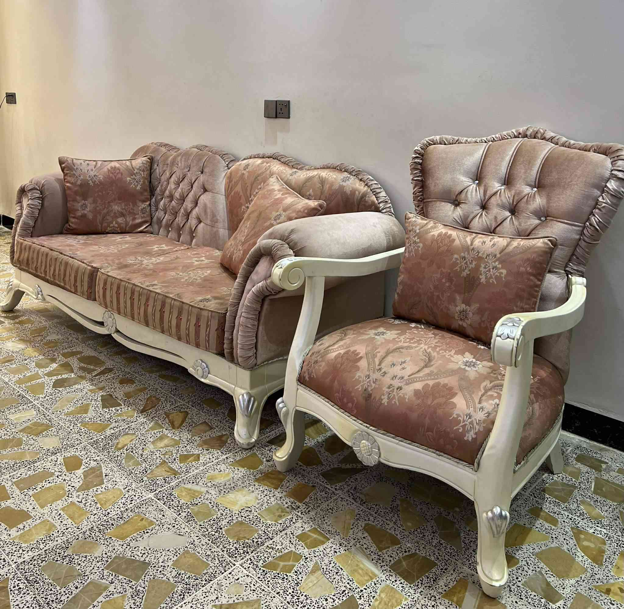 تخم 10مقاعد 700مكانه زعفرانيه


**إذا كنت صاحب هذا الإعلان وتريد حذفه لأي سبب، رجاءا أرسل رسالة إلى الدعم الفني**