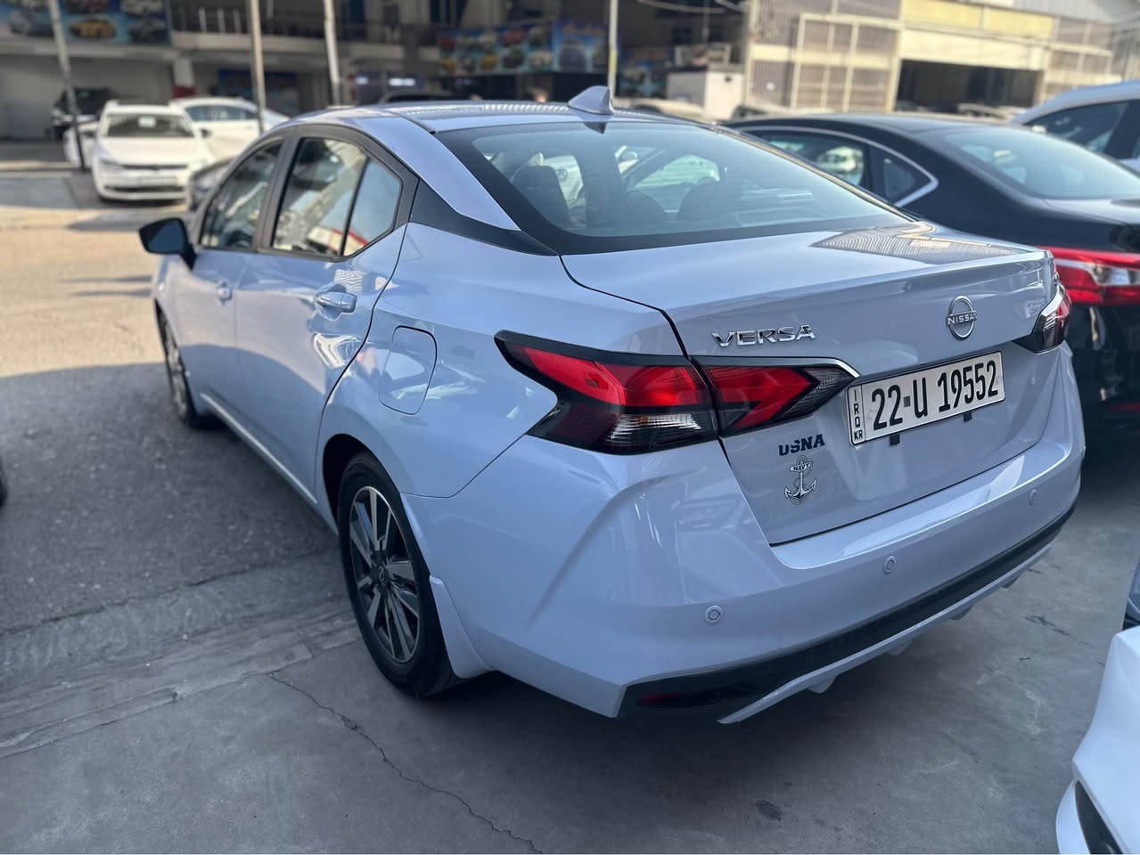 نیسان ڤێرسا sv
مۆدیل 2023
دوو دەرگاو كەمێك سەر تایەی دواوە بۆیاغە
ماوەی ڕۆیشتن ٥٠هەزار كم 
سیارەكە بێ كەم كوڕیە پشت و دواوەی كەپسە بەس ئێرباگی یەك شانی بۆتەوە
ناونیشان هەولێر
نرخی ١٣٠ وەرەقە و مجالێكی كەم
*********** أربيل, العراق
