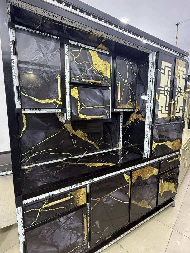 سيت مترين مستعمل شي جدا قليل
عارضينه ٤٥٠ سنكه مرمر متر ونص الي يريده يخابر على هذا رقم مستعجل على بيعته العنوان بغداد مدينه الصدر 
***********٥
