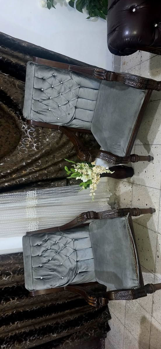 استقبال كامل للبيع
تخم خشب زان كراسي  4  و قنفات   2
طبلات 3 قطع  وسطيه حجم كبير 80 cm
مكيف نضيف نقص غاز فقط
 مع البردات و الزرع 
مكاني بغداد حي الجهاد 
السعر 800 و بي مجال 
***********

