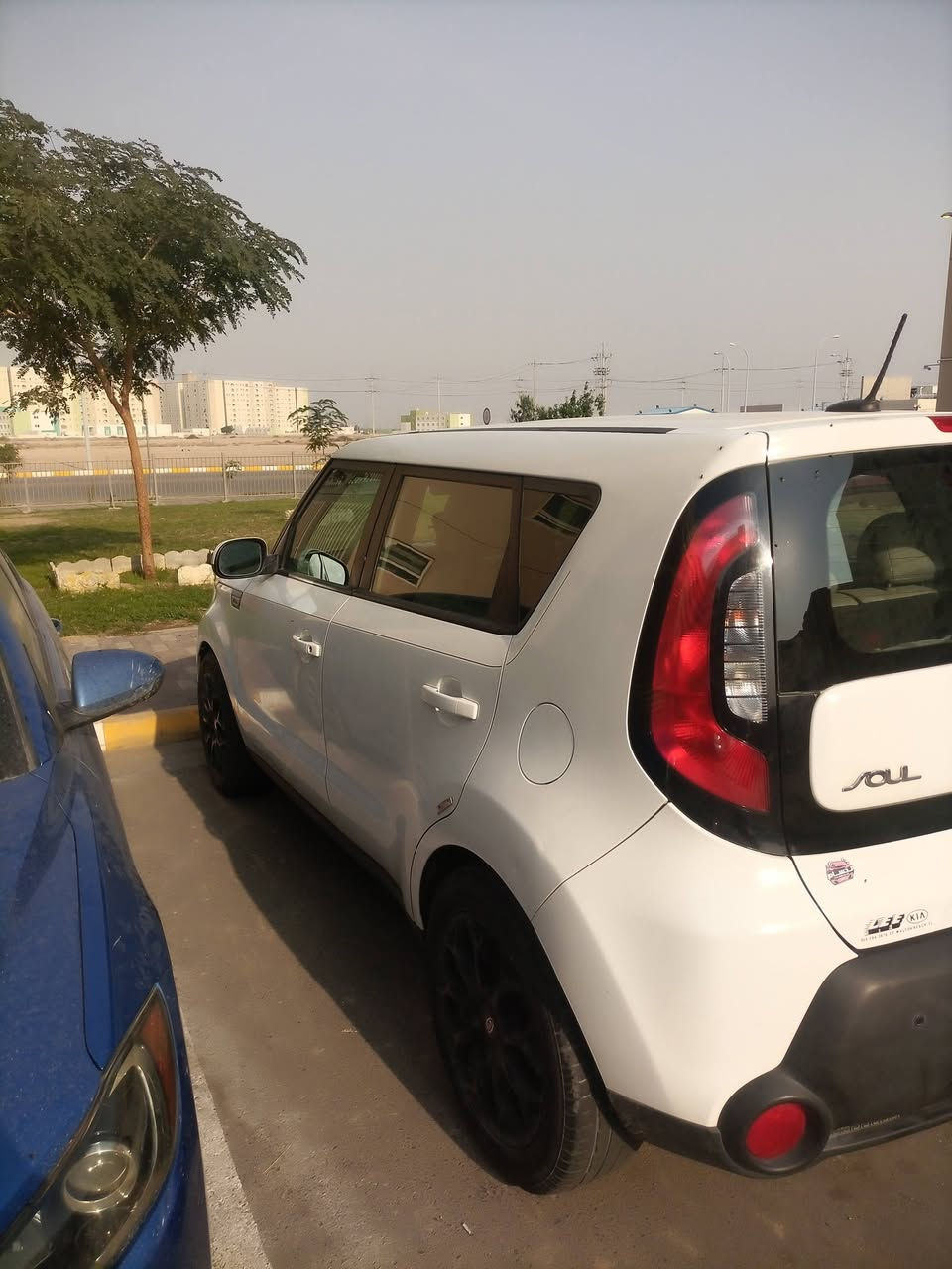 السلام عليكم 🫡 
مكلف بالنشر 
للبيع كيا صول 🛑
2016 وارد امريكي 🇱🇷 
صور الحادث موجودة 
محرك ١٦٠٠ gdi 💪🏻
سيارة. جاهزة كير محرك خير من الله
المواصفات نص فول  حساسات وكامره بيها خلفيه 🌹 ماشيه 59الف استخدام شخصي 🌹
رقم بغداد  بسمي السيارة 👌
💵السعر110 بيها مجال للجادين💥💵
مكان السيارة بغداد مجمع بسمايه السكني🏠

اتصال ☎️***********☎️هذا رقم فقط واتساب
