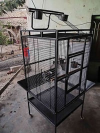 قفص جبير وجديد لمحبي البغبغاء  قفص كلش حلو ودرجه أولى. سعره فقط ورقه ا...