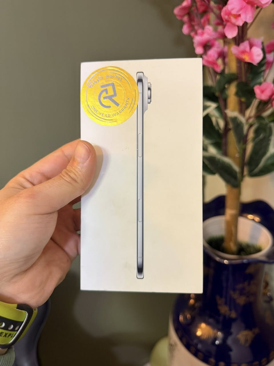 السلام عليكم IPhone 17 air 256 اخو الجديد شخط واحد مابي بعده بالضمان بطارية 100 كامل ملحقات وكارتون + كفر اصلي 
السعر 1,295 مليون و295 الف مجال بسيط 
انطيك ضمان بي وتاخذه من باب بيتي 
مكاني الشعب شارع الصحه 
***********
