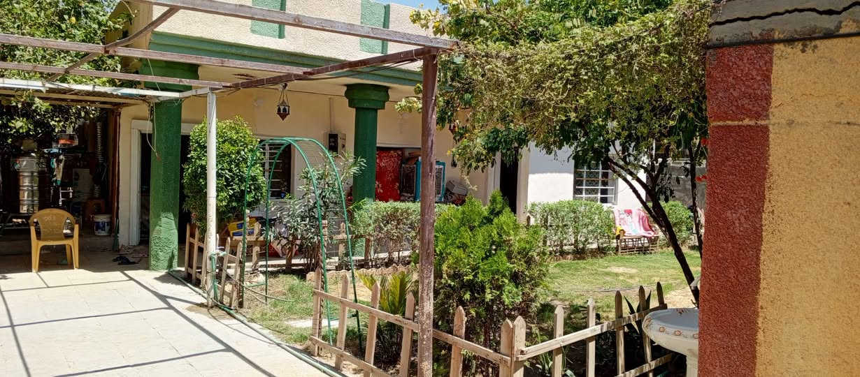 بسبب الوعد الكاذبه اعاده النشر
يرحم والديك اذا مو شراي لاتتصل وتواعد بيه وكله كذب بكذب
التفاصيل كلها مذكوره بالمنشور اخي الكريم 

دار للبيع المدائن  سلمان باك المساحه355 متر  الواجه 17 متر ونزال 21  زراعي علئ 117 بناء 100متر غرفتين نوم واستقبال وصاله وصحيات وكراج يكفي لثلاث سيارات وحديقه الدار صب مسلح الدار مال عائله صغيره 
خلف مشتل السعاده وخلف البانزيخانه  شارع المهندسه سحرالسعر 110مليون وبيه مجال بسيط ***********
