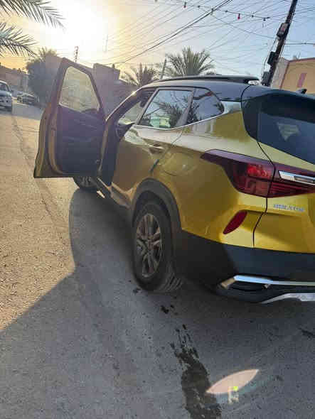 السلام عليكم 
كيا سيلتوز موديل 23 
المحرك 2000 دوش
اللون مميز ذهبي
 وارد امريكي بدون حادث  
فقط سرقه غراض الدعاميه  مثل ما موضح بالصور
وبالباب الي خلف باب الصدر صارت بيها طخة بسبب النقل والتحميل من الاردن للعراق وعندي فديوات وصور توضيحية
المواصفات عاديه
تحكم ستيرن جهيتن 
تحديد مسار وتثبيت الستيرن على الشوارع المخططه
الشاشه لمس وكاربلي وبلوتوث 
والتبريد قطعتين وشغال والتدفئة ايضا شغاله
جاهزة وكامله من جميع النواحي 
ومكفوله من كير ومحرك 
السياره بأسمي والسنوية باسمي 
السعر 200 $ 
*********** بغداد, العراق
