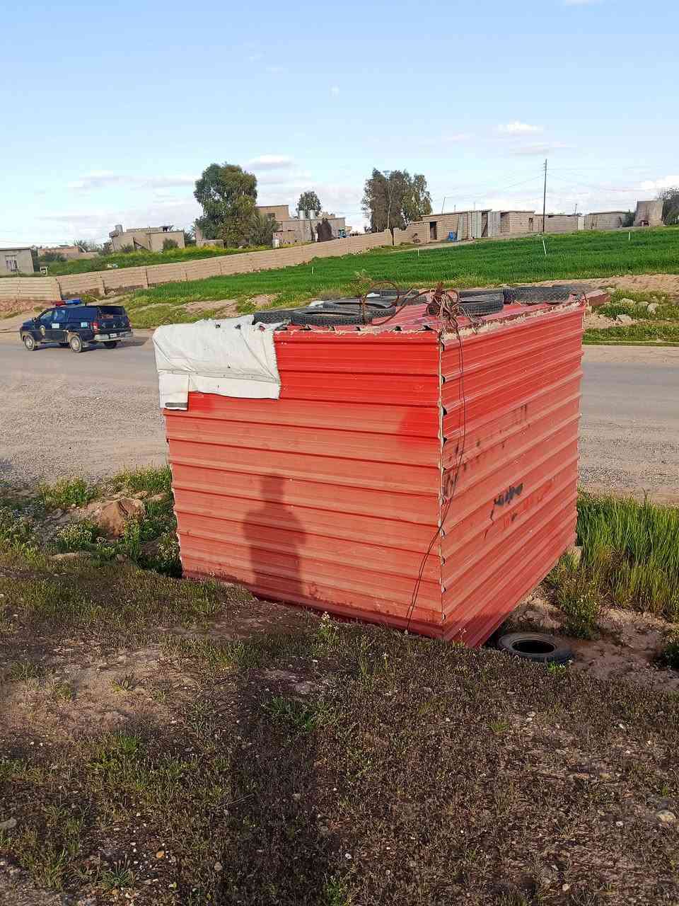 السلام عليكم توجد محطه بانزين للبيع هيه وكرفونهه شغاله الستفسار عله الرقم ***********
