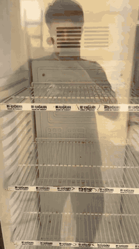 السلام عليكم عراضات للبيع 
مستعملاات بس نضاف
رفوف عدههن 15 
بكان الاصمعي الجديد 
***********
