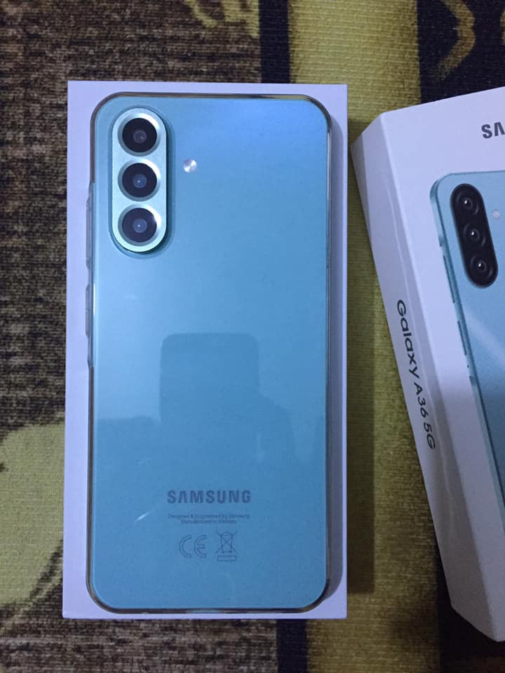 سلام عليكم 
Galaxy A36 5G
ذاكرته256
مستخدم يوم واحد 
السعر 130
***********

