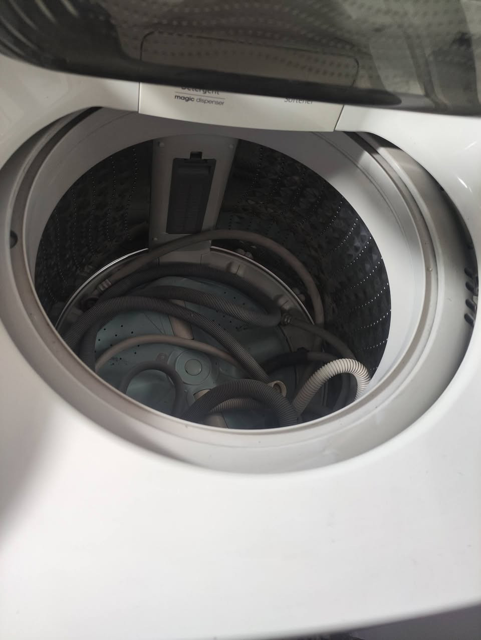 السلام عليكم 
عندي غساله اوتوماتيك 
ومكينه برذر صناعي للبيع 
***********
