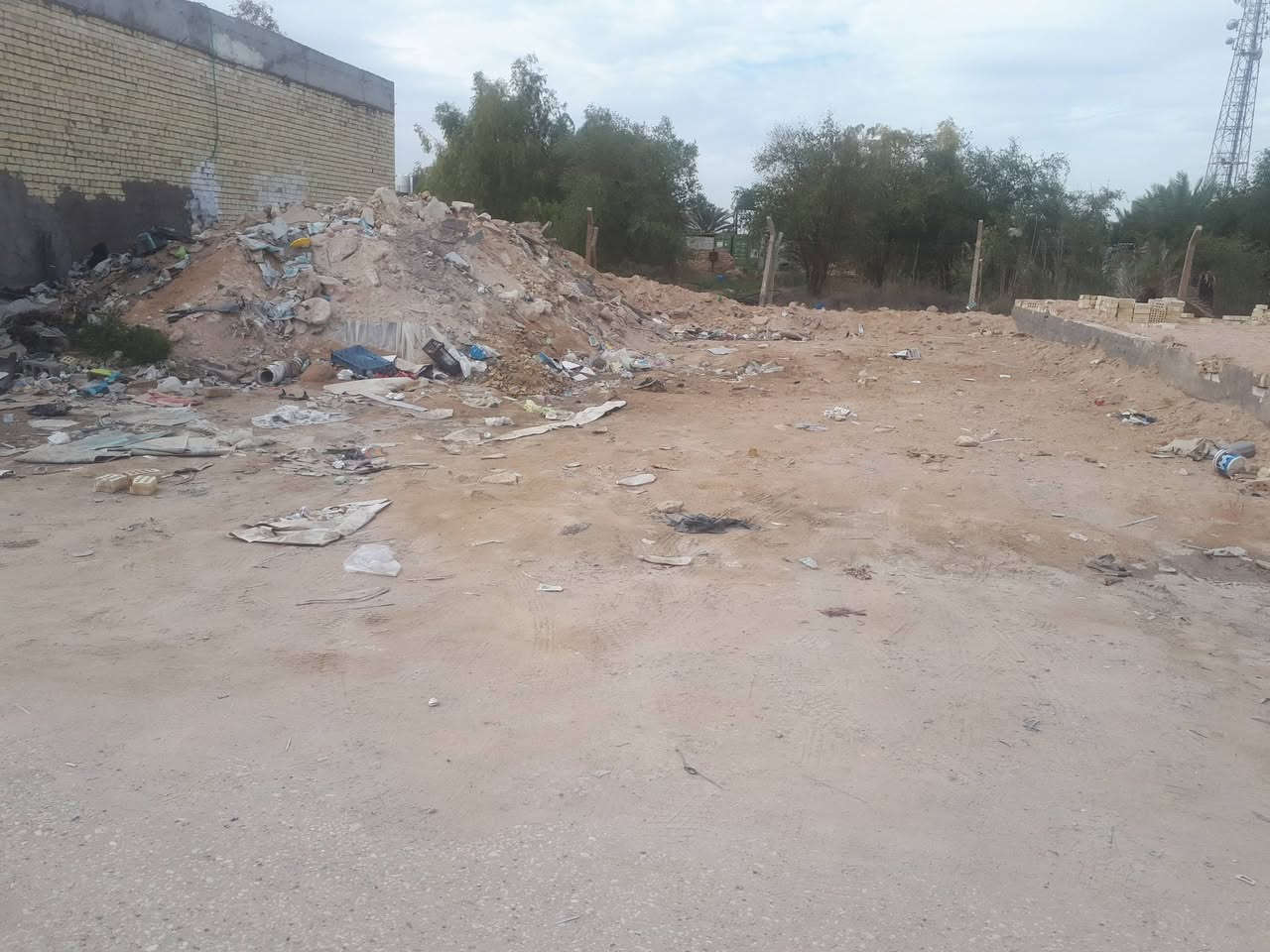 السلام عليكم/قطعة ارض للبيع طريق نجف/كربلاء / طريق ياحسين عامود/169/تبعد عن الشارع الرئيسي /150/متر مساحة القطعه/250/متر مربعة/سند/25/تصلح حسينيه للزوار وتصلح/سكن /متوفره كافة الخدمات/للتواصل/***********/
