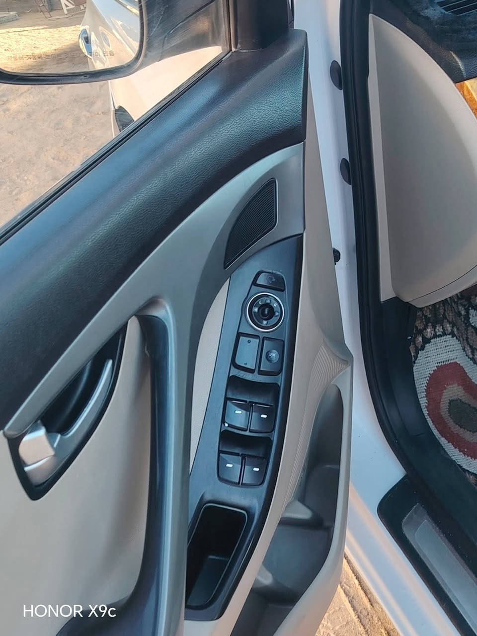 السلام عليكم االنترا للبيع موديل 16 سياره جديده وعلى وضع الشركه ماشي 115 مقفوله كفاله عامه من عدا شبر بارد.سياره مكانك في كربلاء ورقمها الشمالي اربيل.السنويه ساقطه.سعر 127.  ***********
