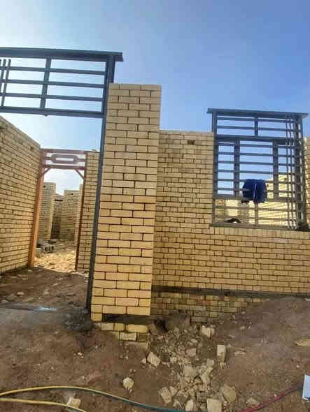 هاذي أحد عمالي من البناء في الكوت مع اخوكم أبو حسين الخلفه للبناء ***********
