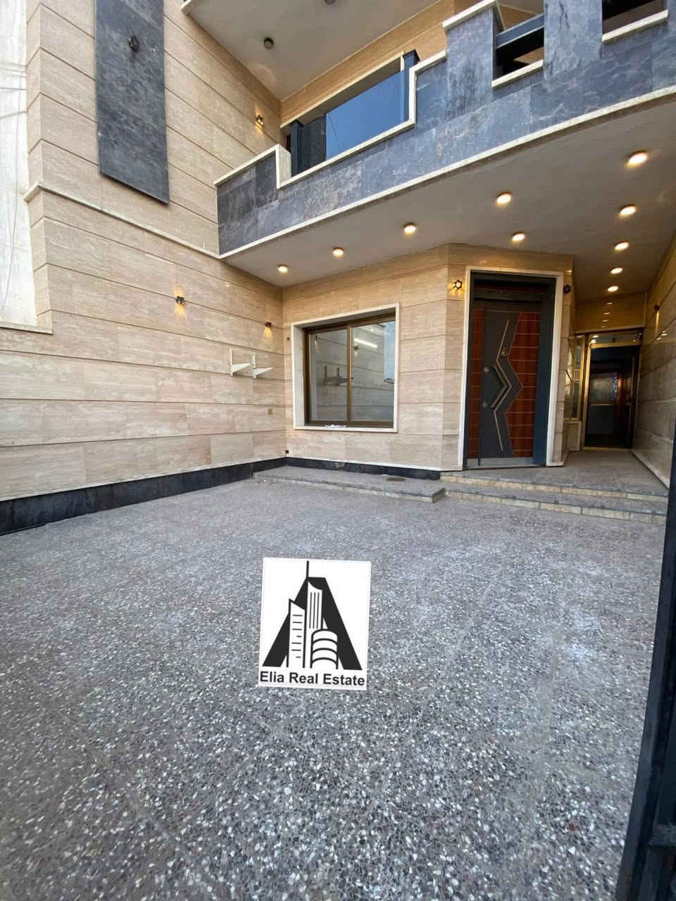 مكتب إيليا للعقار
للأيجار في السيدية

بيت مودرن مساحه 150 متر 

يحتوي على 

كراج سياره ومدخلين 

مطبخ واستقبال 

وهول حولي 

مناور عدد 2 

غرف نوم عدد 5 

صحيات عدد 4 

الموقع : السيدية / مربع القادة

الايجار : مليون ونص قفل 

علماً ان الدار تحت الصيانه ويسلم جاهز وزيرو . 

للاستفسار اكثر 

***********
