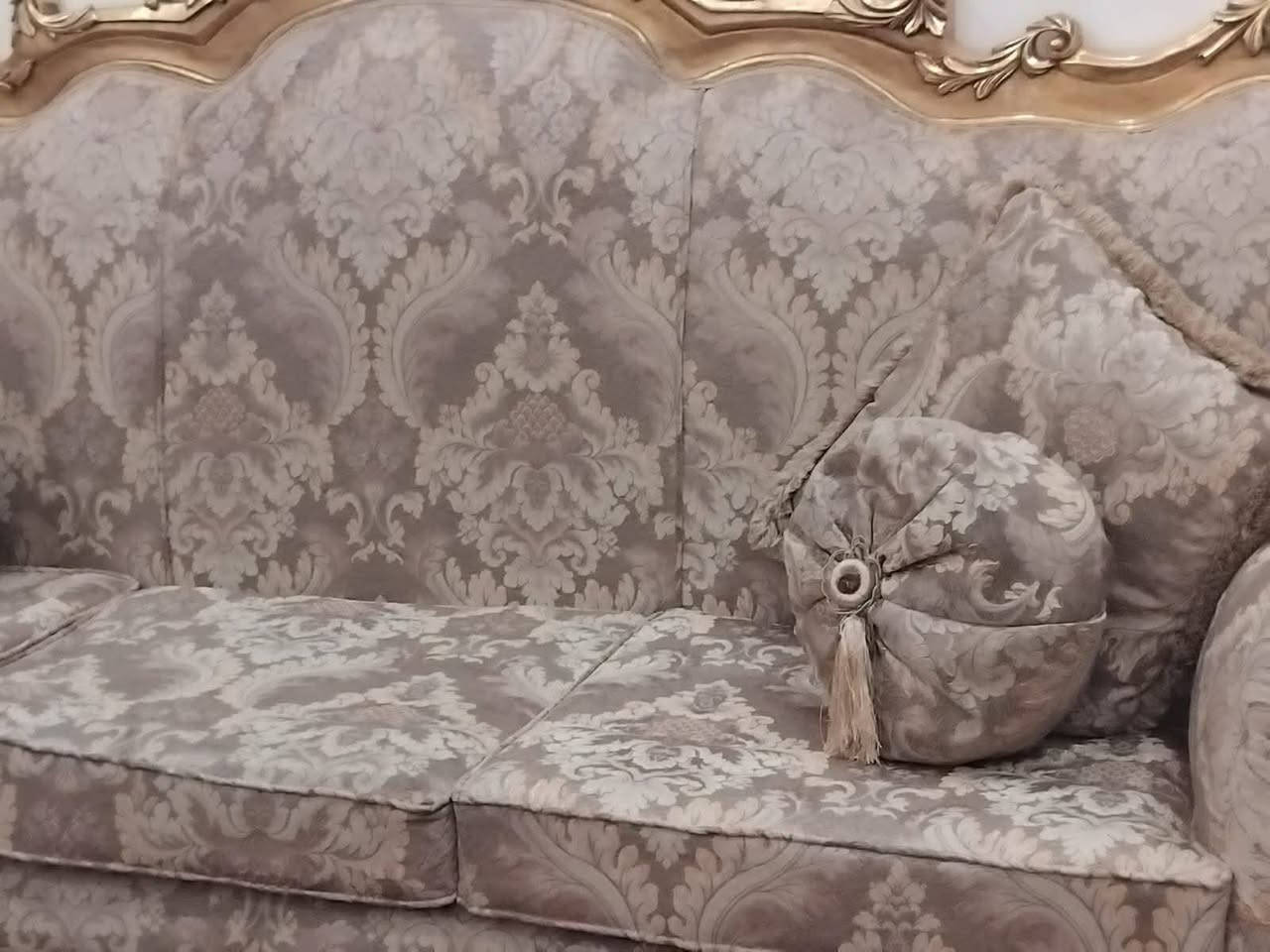 تخم ملكي 10مقاعد جديد كلش شخط مابي وياه طبله وسطيه مرمر ماخذي ب45ورقه رايدي بمليون وربع بي مجال مكان بغداد الغزاليه


**إذا كنت صاحب هذا الإعلان وتريد حذفه لأي سبب، رجاءا أرسل رسالة إلى الدعم الفني**