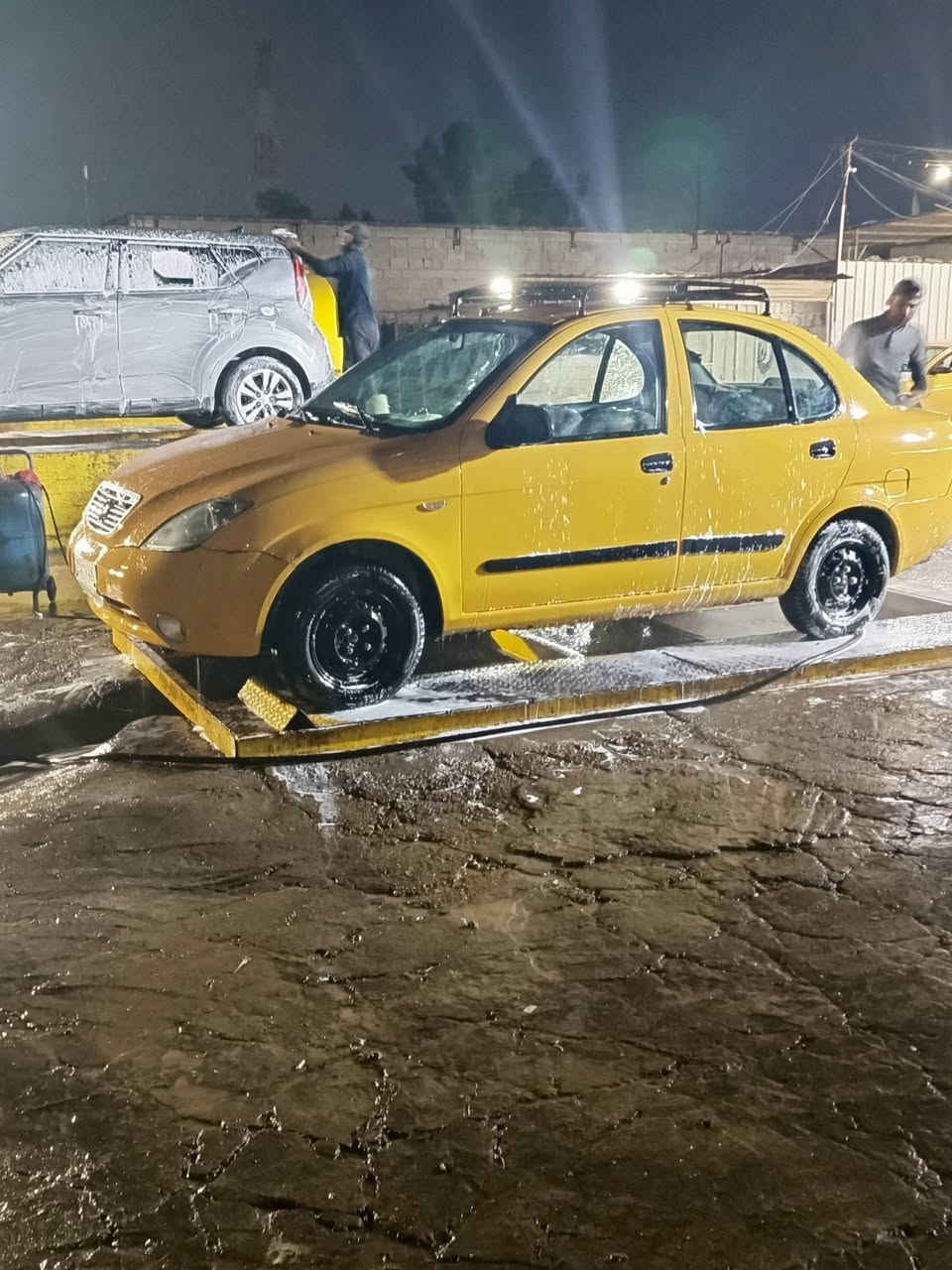 سلام عليكم 
طيبة موديل 16 رقم بغداد بيه ابراس البونيد شبر صبغ سيارة جاهزة محرك بي خيط تبخير سنوية لل 29
شرط التحويل 
مكان بغداد فلكة سلمان باك ***********
سعر 40ورقة
