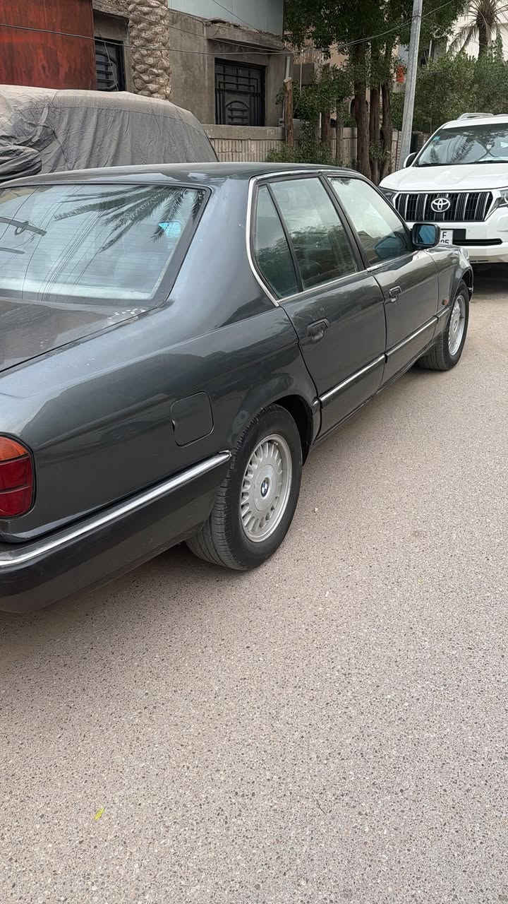 السلام عليكم بيئم دبليو 735 رقم بغداد بسمي مشروع وطني كير ومكينه مكفولات السعر 55وبيه مجال ***********
