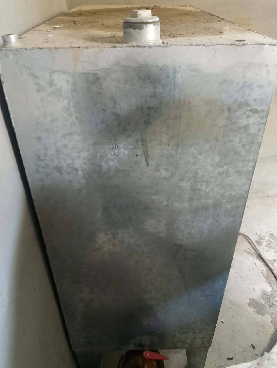 السلام عليكم خزان للبيع جديد السعر خاص
*********** الاتصال عل رقم
