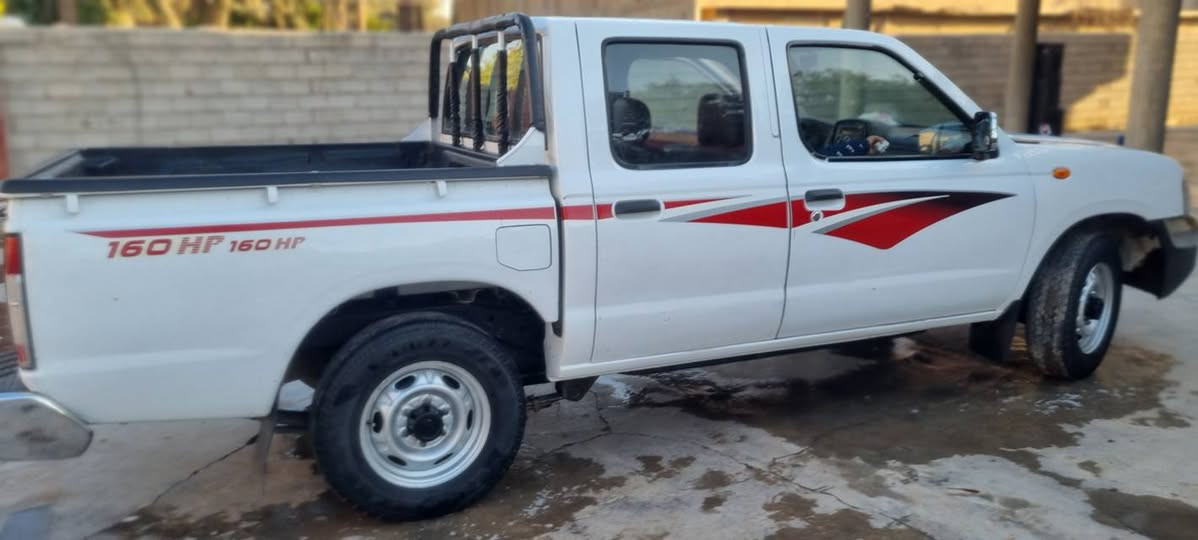 السلام عليكم للبيع نيسان ٢٠١٣ ماشية ١٩٠
بيها بابين عكس السايق بارد السعر ١٤٠ 
 بسمي للاستفسار الاتصال على الرقم  *********** العنوان صلاح الدين
