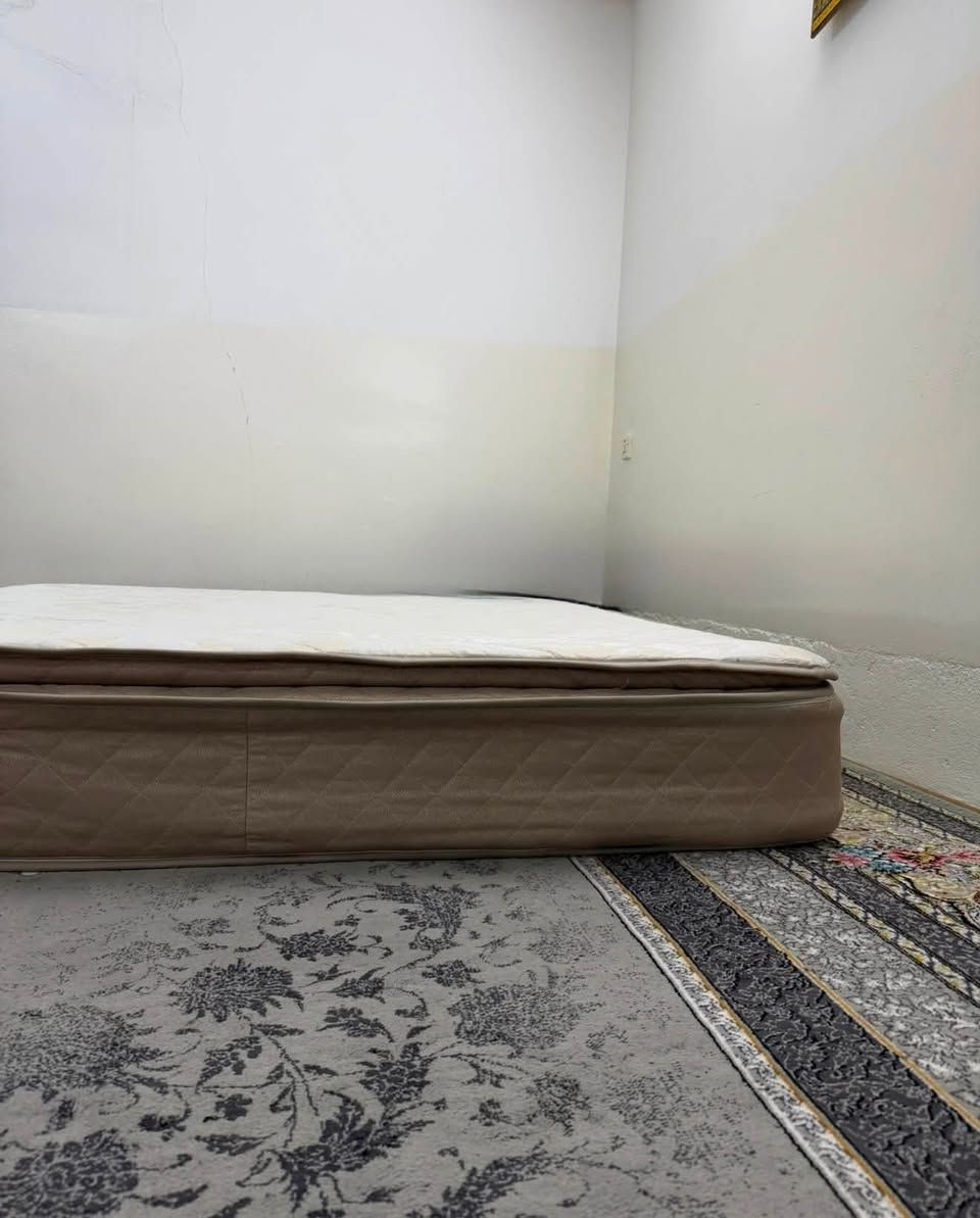 ئەم دۆشەكی سیستەمە بۆ فڕۆشتن دوو نە فەرییر دۆشەكێكی كوالێتییە عە سڵی بێ عەیبە  درێژی ٢ مەترە  پانی ١٨٠ یە بەر زی٣٠ سانتیمە..!  سلێمانی بەكرەجۆ***********ـــ***********
