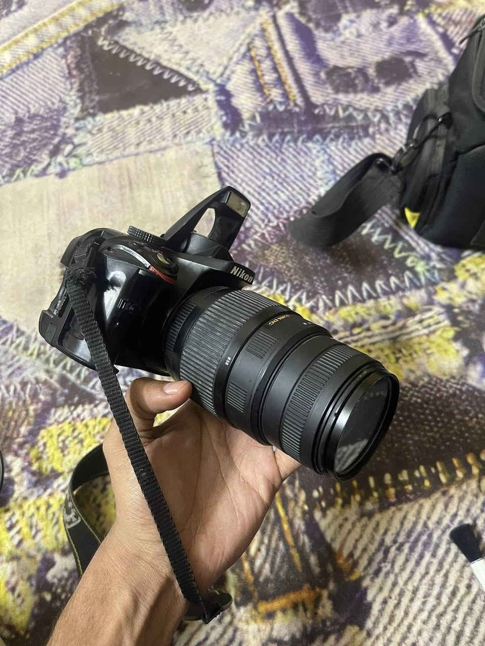 السلام عليكم
كامره نيكون 3100D استخدام شخصي 
كامل ملحقاتها 
السعر خاص 
***********
