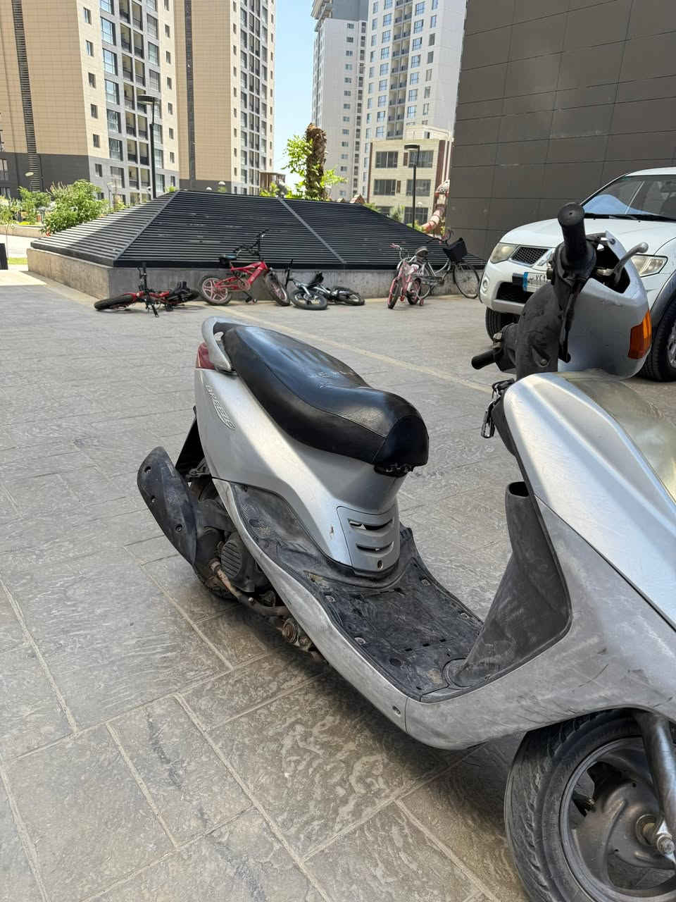 دراجه بريز للبيع
سلام عليكم دراجه بريز 140 بعدهه جديده قبل فتره نزلته من الرمبه دراجه تخبل سعرها 750 الف الاتصال *********** بي واتساب
