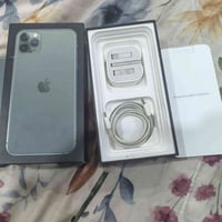 تلفون ١١ برو ماكس  ذاكره ٦٤ البطاريه ٧٤ بي فطر بل ضهر  وبي شدوخ بل شاش...