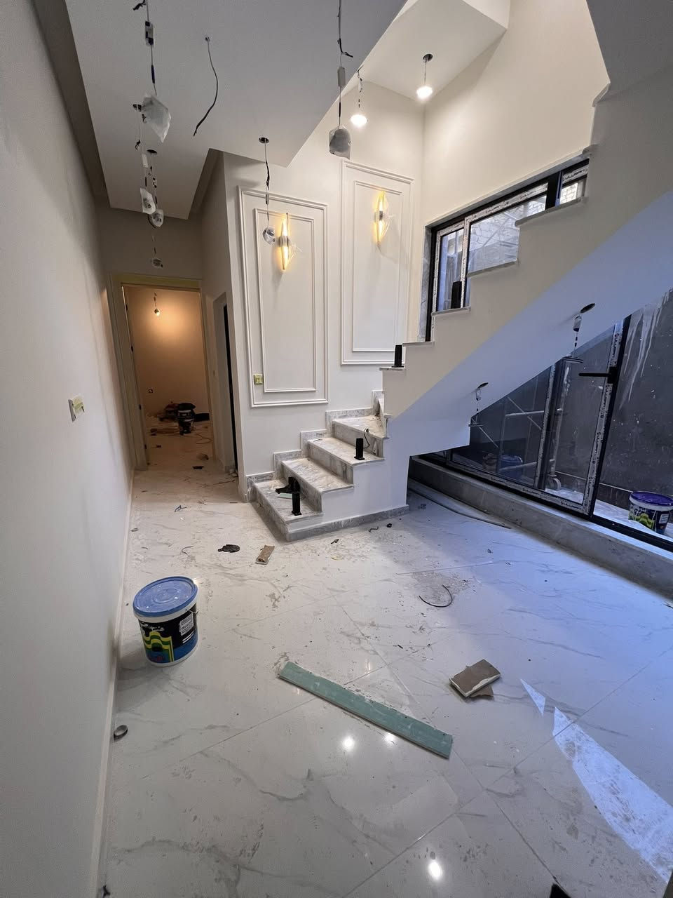 بيت للبيع طابو ملك صرف
بيع مباشر اني صاحب البيت

المساحة 100 متر واجهة 5 مدخلين عرض الشارع 10 متر
يحتوي على 4 غرف نوم و 3 حمامات وغرفة غسيل ملابس بالبيتونه
البيت مميز سنه البناء 2026 غير مسكون
العنوان الدورة شارع 60 خلف اسواق نعوش
للاستفسار عن السعر متوفر واتساب ***********
