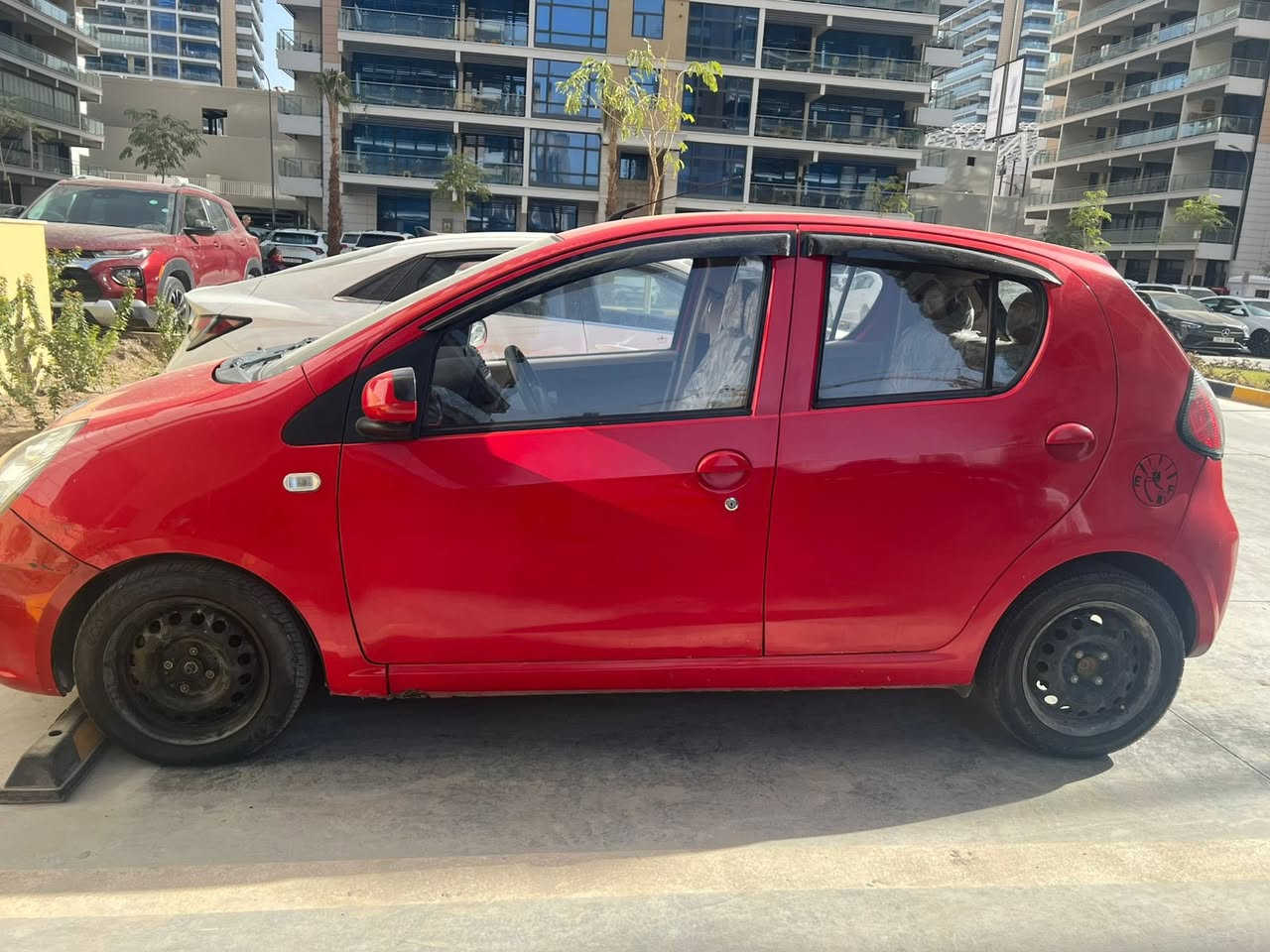 📍جيلي باندا 2013 🐼
السياره جديده بمعنى الكلمه 

📍ماشيه 65 فقط حقيقي 

عليها ادامه كامله 
المواصفات 
1/ شاشه 
2/ كامرة
3/ مرايه كهرباء
4/ أشاير بل جاملغ
5/ داخل مغلف جديد 
وباقي المواصفات المعروفه 

مكاني 📍بغداد بوابة العراق 
السعر52 وبيه مجال حك الجيه 

☎️ ***********
