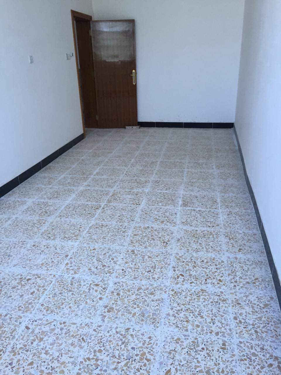 شقة للايجار
طابق اول وليس ارضي    
غرفة كبيرة 3*8 وحدة 
*صالة *حمام وتواليت *مطبخ 
السماوة منطقة ال باني 
السعر 250 الف 
مقابل العمارات السكنية
 للاستفسار اكثر الاتصال على الرقم 
***********
