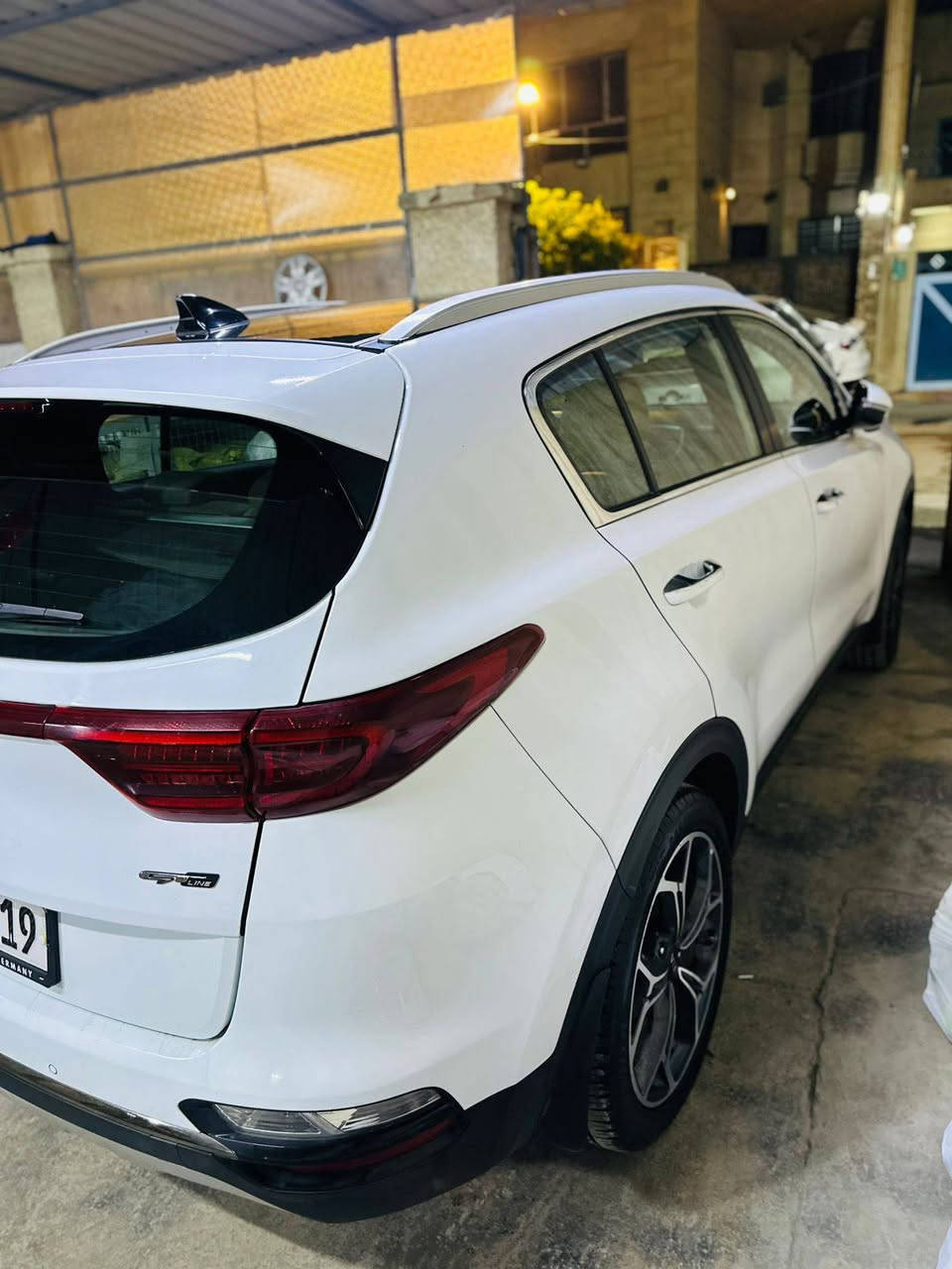 سلام عليكم. سياره سبورتج جي تي لاين
موديل 2021   خليجي مكفوله كفاله عامه عدا بارد. شبر بالجاملاغ الخلفي.  العنوان. بغداد
***********
