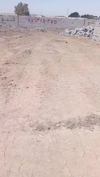 النازحين مقابل المدرسة • ٤٠٠م • واجهة ١٠م