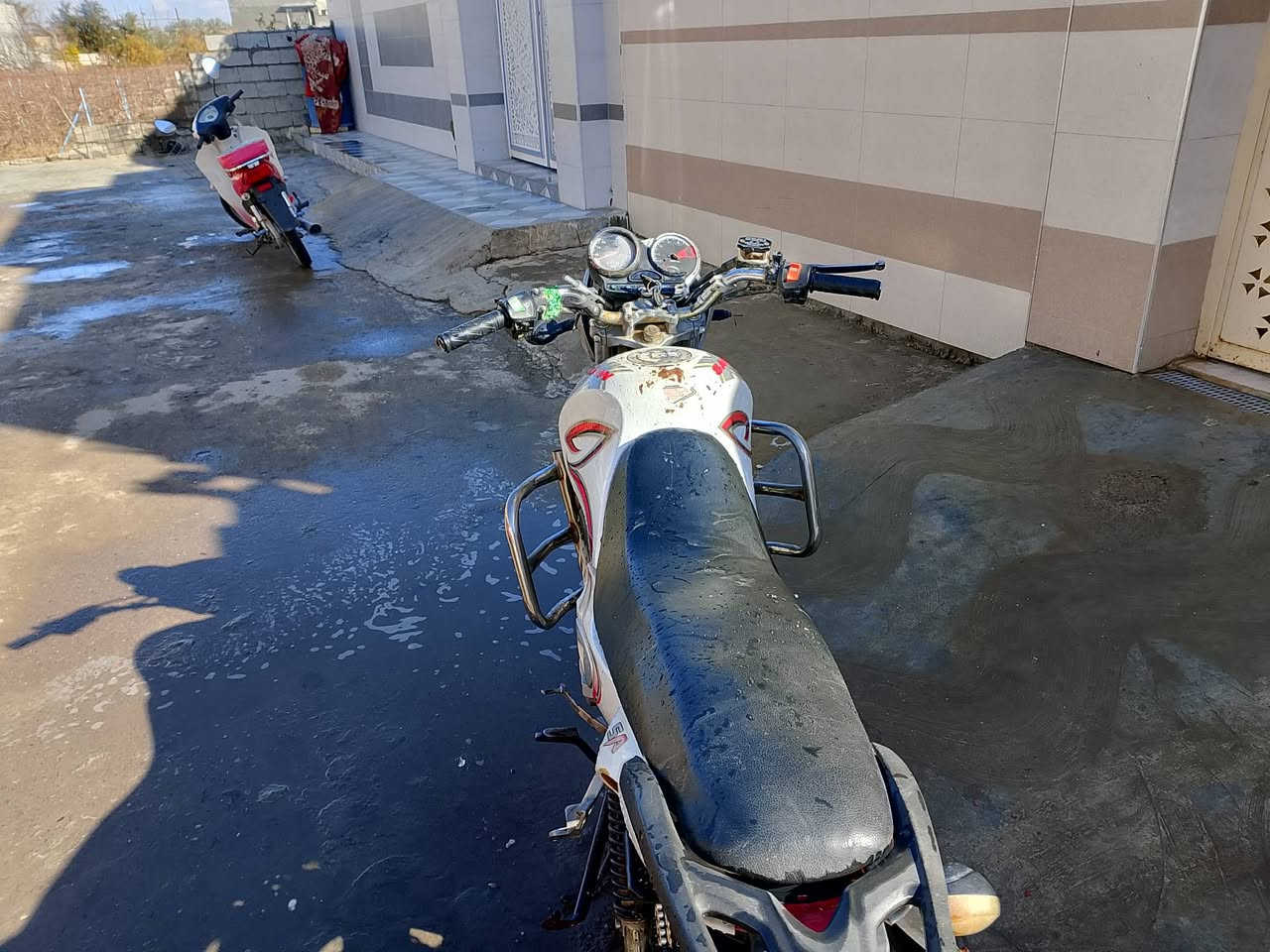 ماطور سنكي موديل 2020 نضيف كهربائيات شغاله
تايرات جدد السعر اتصل ***********
