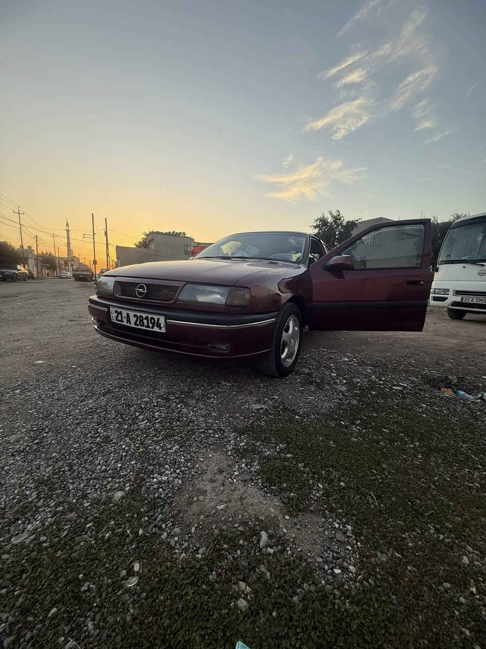 كركوك
فكترا موديل 1995 فول اوتماتيك فقط كير عادي 

محرك  20 ارفلو كبس 

شرط كير محرك 

تبريد 🤓

اربع جوم كهرباء 

مراة كهرباء 
Abs.   بلاد 

رقم شمالي سنويه جديد 
مكاني كركوك 
*********** بيها واتس اب
