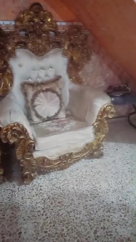 قنفات عدد 2 رئاسيه سعر 75 وبيهن مجال مكان رمادي اي ستفسار خاص او اتصال عل رقم بي واتساب ‏‪***********‬‏
