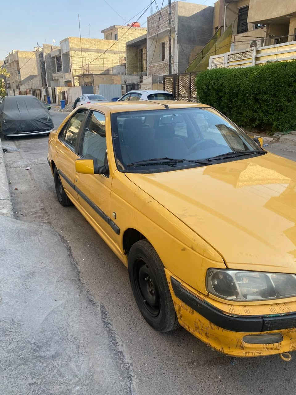 السلام وعليكم بيجو بارس موديل 2015للبيع بيهة نواقص قليله صدر خلفي نص عمر مبدل بيهة بنيد ولباقي سياره مكفوله رقم بغداد السعر 42وبيهة مجال مكاني بغداد الدوره *********** تبريد شغال ومكينه جديده
