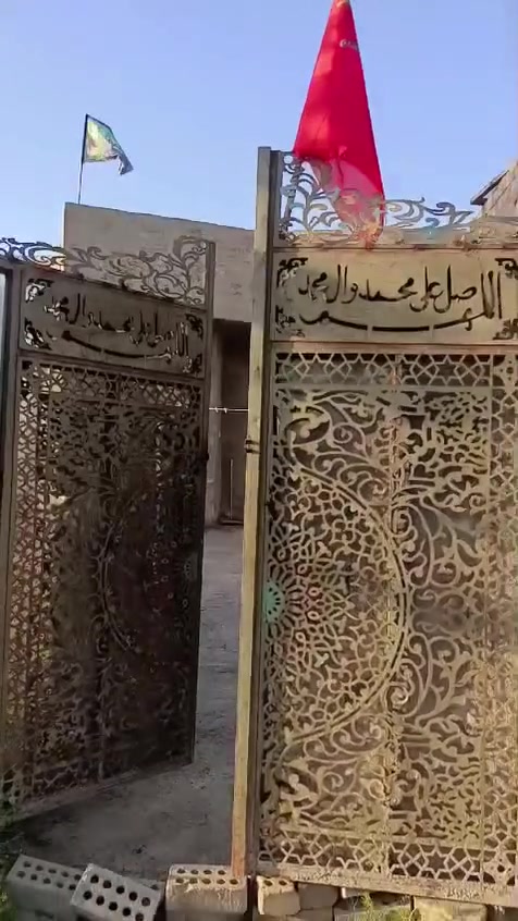 دار للبيع قضاء الزوراء الباويه قرية عبد العوده قرب مدرسة الذرى  المساحه 330 متر الاستفسار ولتواصل ***********
*********** الاثير وتساب
