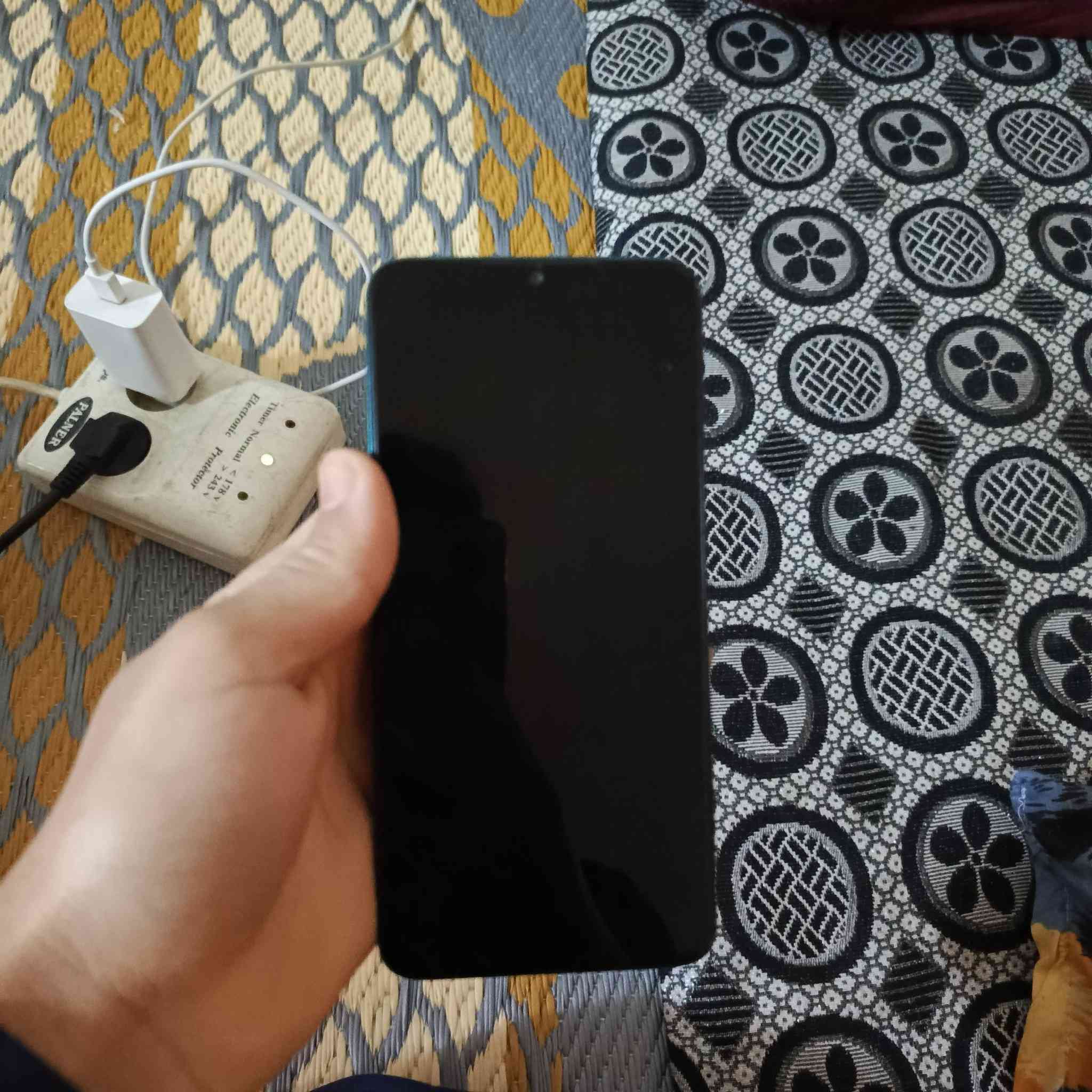 ردمي نوت 8 برو بيه مشكله بل رام والشريحه والظهر مفطور  قابل للتصليح أو أخذ القطع الأصلية 
 0777 742 2623
هاذا رقمي مكاني موصل جانب ايمن حي الرسالة قرب موصطوصف شبخون سعره 40
