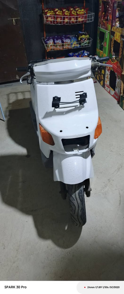 سلام عليكم دراجه بيكم ياباني دراجه كامله بس نقص باتري شغاله هندر واحد دراجه خبط على ايد وحده من نزناهه رنبه خير من الله شغل او طلع السعر 225بيهه مجال المكان ديالى الخالص مقابيل لاسود مكلف بالنشر رقم صاحب الدراجه ***********
