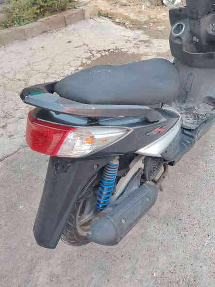 سكنس فحل نوزل خط واحد الدراجة مكفولة الدراجة رمبة نضافته 90/100 كفراتها مختمة ختم واحد مابيها اي نقوصات  مكاني بغداد قرب جشر الدولعي ***********
