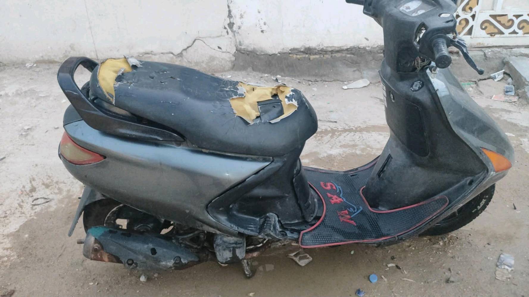 سلام عليكم دراجة للبيع فراشة محرك نضيف حاوية ما مفتوح بس عوزهة ترتيب السعر 225بيهة مجال قليل المكان نجف حولي لالستفسار ***********