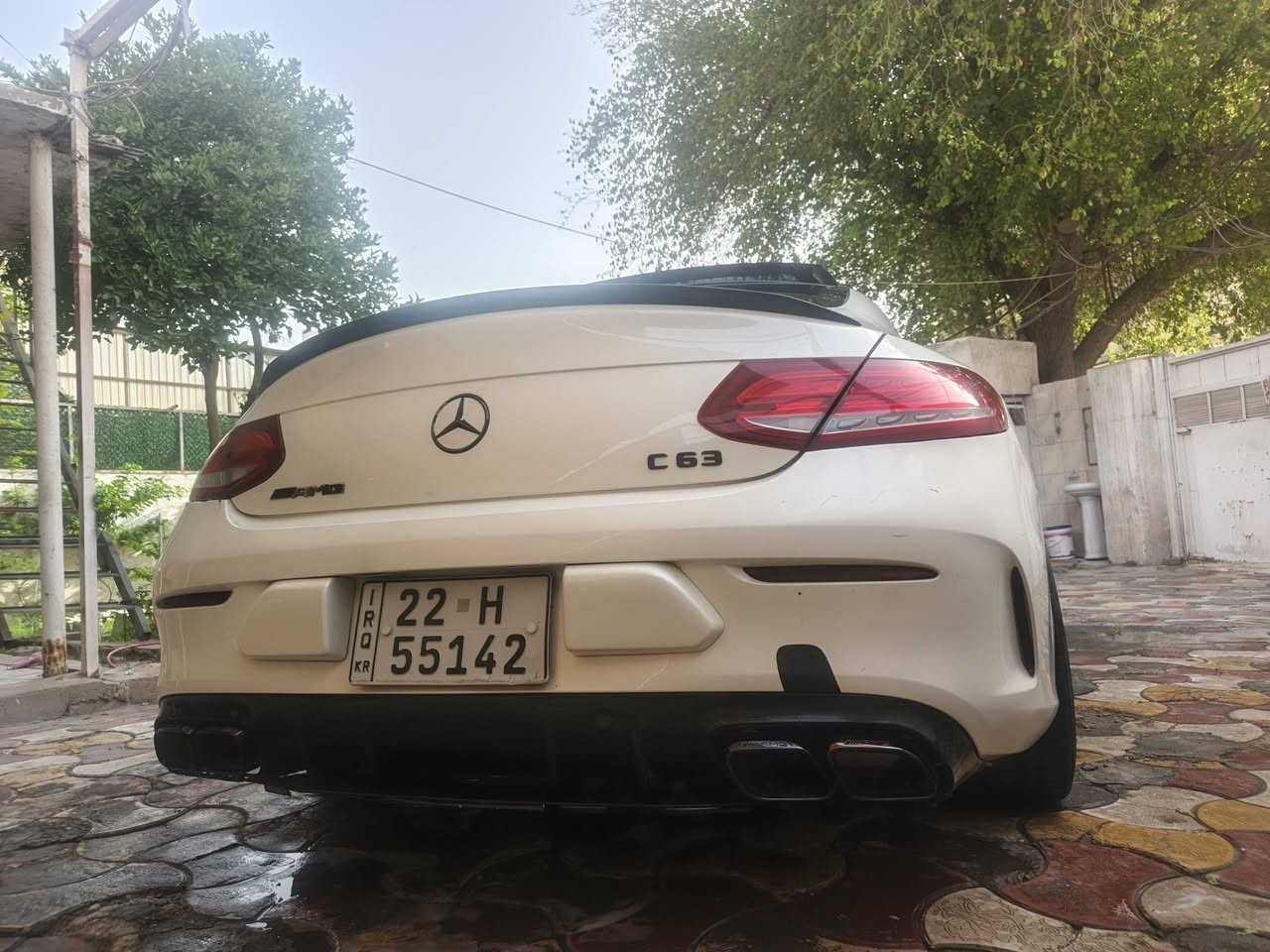 سلام عليكم شباب من رخصة الادمين مارسيدس كوبي موديل ١٧ c300 مختمة AMG وارد أمريكي محرك اربعه سلندر توربو محرك كير تبريد كهربائيات خير من الله سيارة بيه بعض النواقص البسيطة رقم أربيل تريد تحويل وكالة سيارة مواصفاتة معروفة مكان سيارة بغداد سعر ١٦٥ وبيه مجال بسيط رقم ***********
