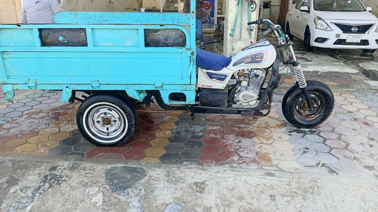 السلام عليكم ستوته للبيع محرك بعده مابدله دهن توني شاده سدر كارتون كلك كلك كلك ***********
