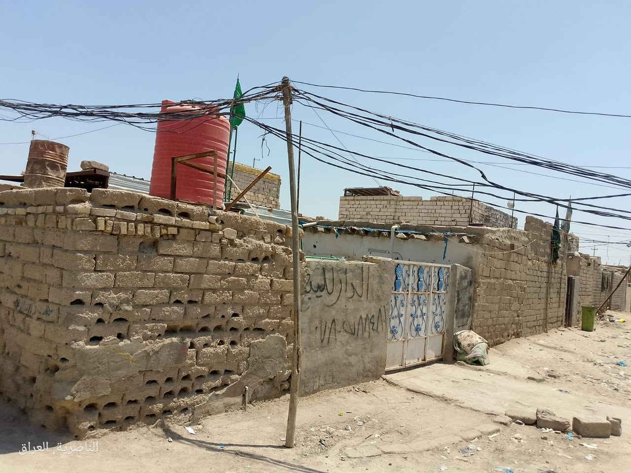 بيت للبيع
حواسم (تجاوز) حي التضحية نهاية شارع الملعب البيت يحتوي ع ثلاث غرف عكاده ومطبخ وستقبال (دوانية) وصحيات خارجية وساحة كبيرة مساحة البيت ١٤٠/م
للستفسار
***********
