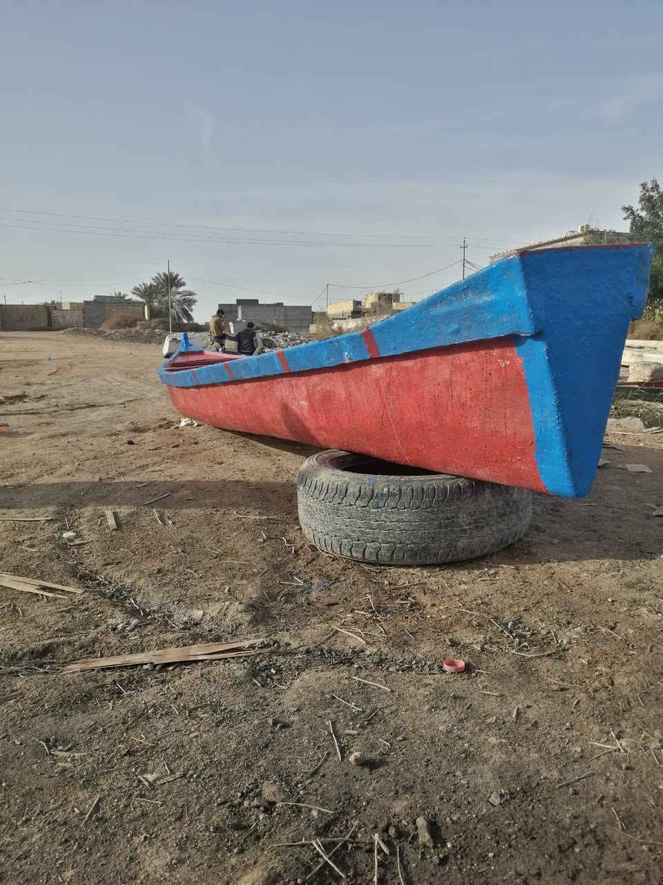 بلم فيبر كلاص قطع الطول 13ذراع بلم نضيف وحلو مكاني بلكرمة الشراي واتساب وانا بالخدمه السعر 400وبي مجال قليل ***********بلم حلو ومصبوغ جديد
